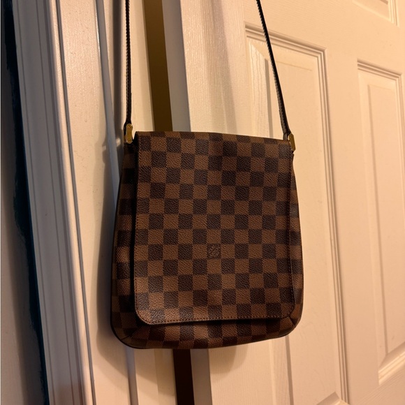Louis Vuitton crossbody bag - Picture 2 of 5